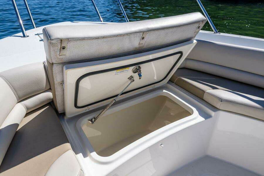 2017 Boston Whaler 330 Outrage