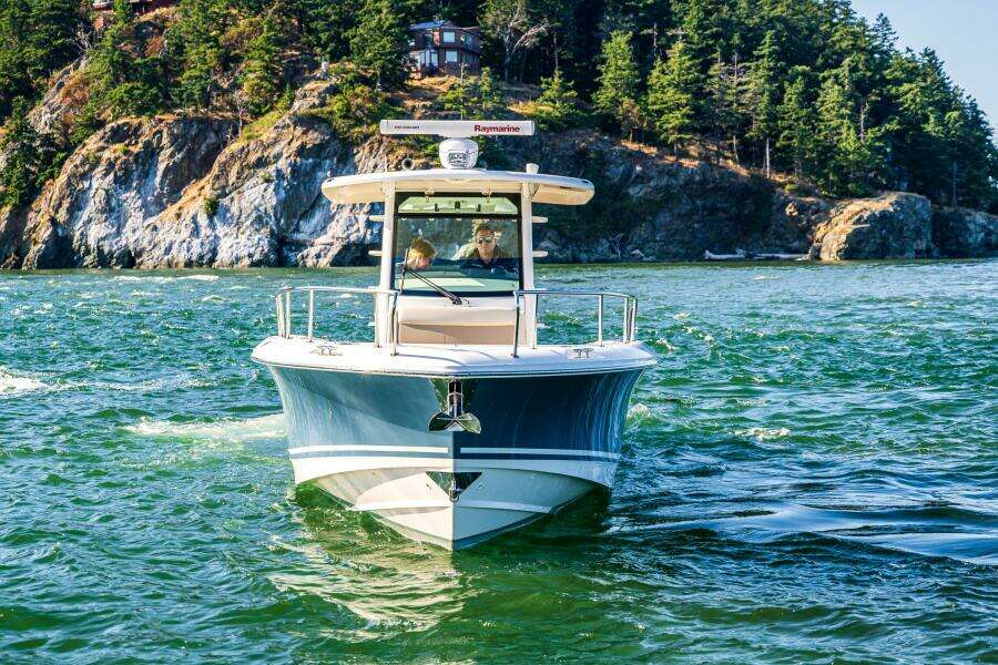 2017 Boston Whaler 330 Outrage