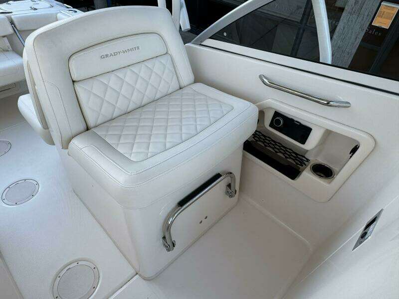 2023 Grady-White Freedom 255
