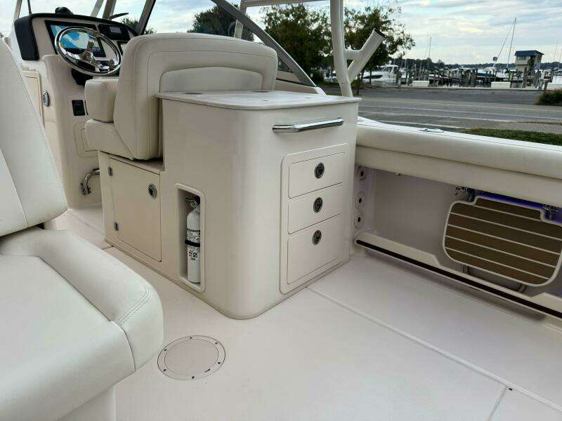 2023 Grady-White Freedom 255