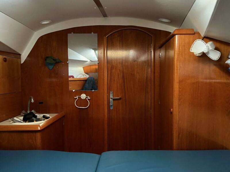 fwd stateroom looking aft 
