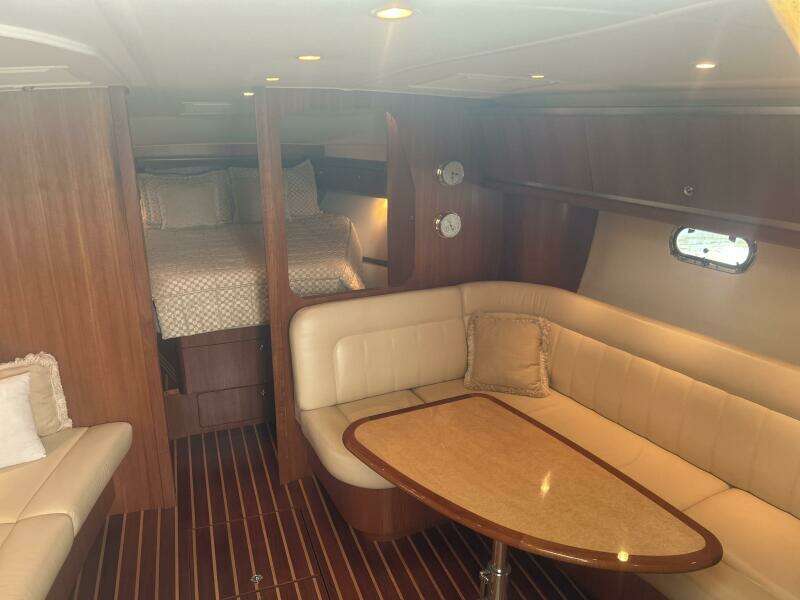 2005 Tiara Yachts 
