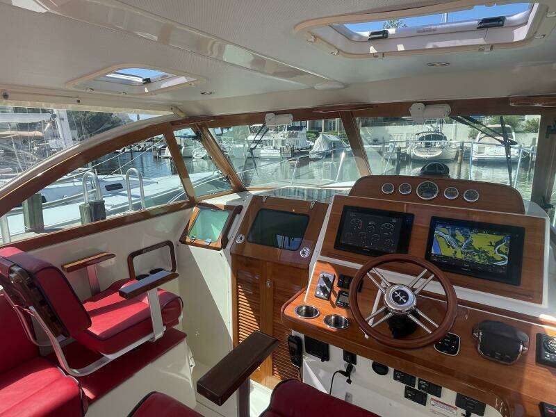 2017 Hunt Surfhunter 29