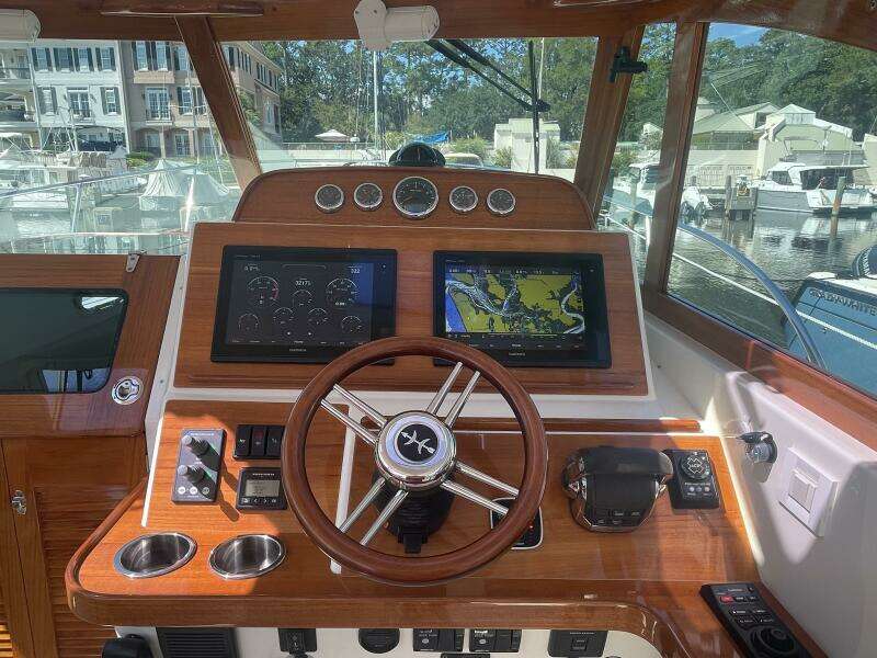 2017 Hunt Surfhunter 29