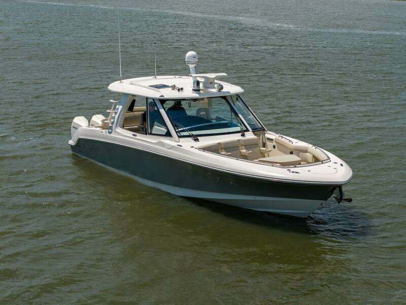 Boston Whaler 380 Realm- Profile 