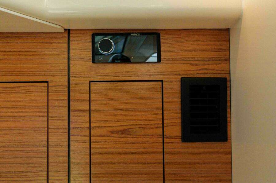 Boston Whaler 380 Realm- Electronics