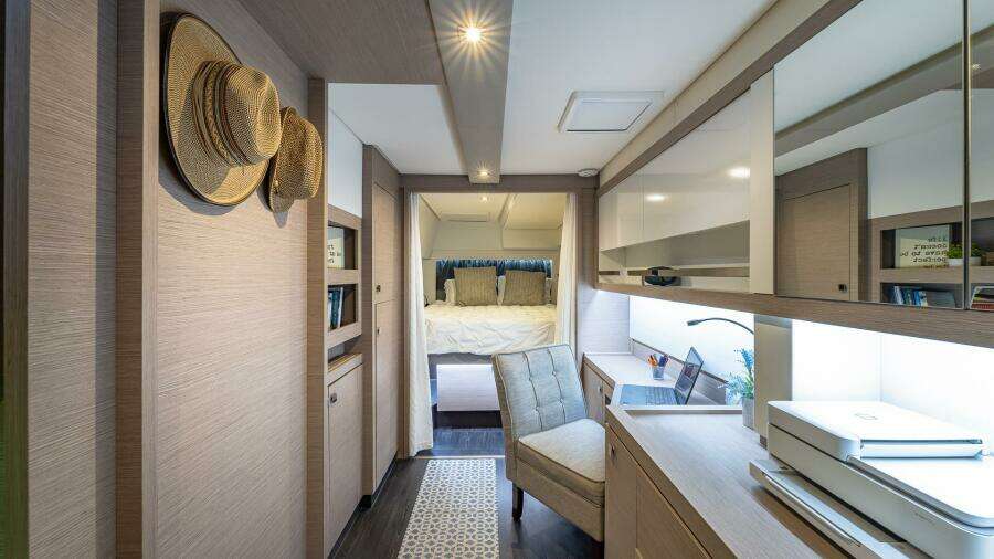 5 Happy Here   Int Cabin Maestro 1