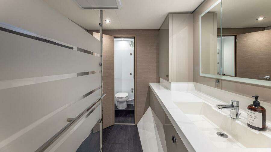 Happy Here   Int Cabin Maestro Head 1