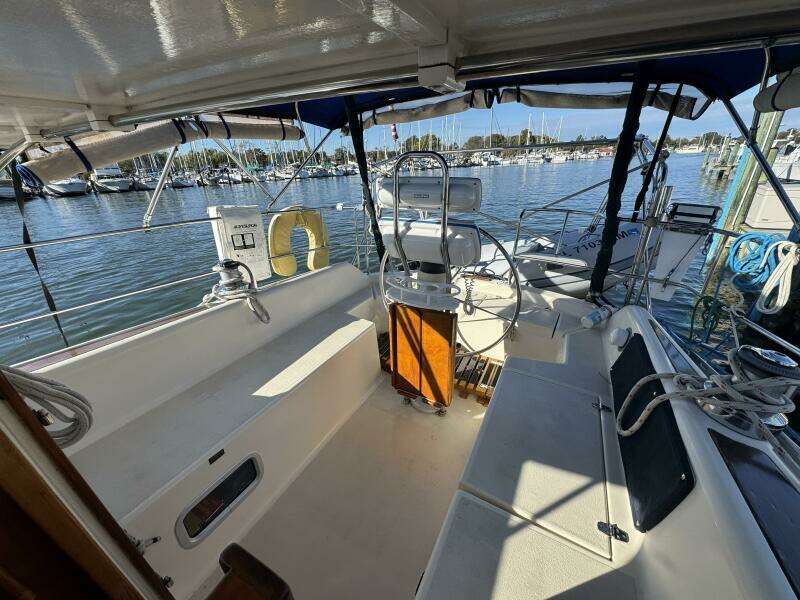 Cockpit and folded table