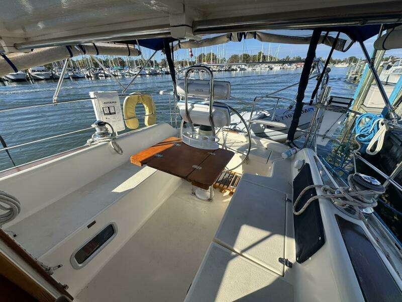 Cockpit with open table