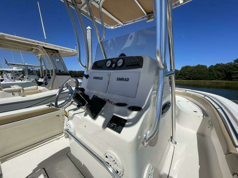 2017 Pioneer 222 Islander