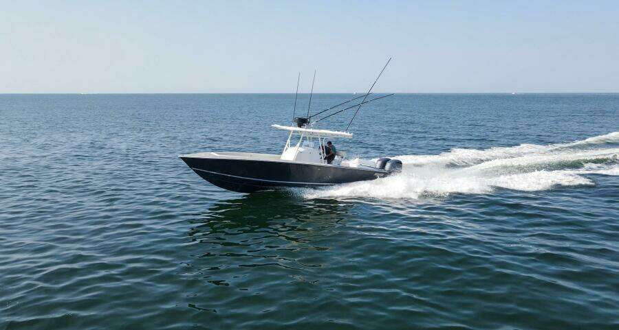 2004 31 Jupiter 31FS Smoke Show Running