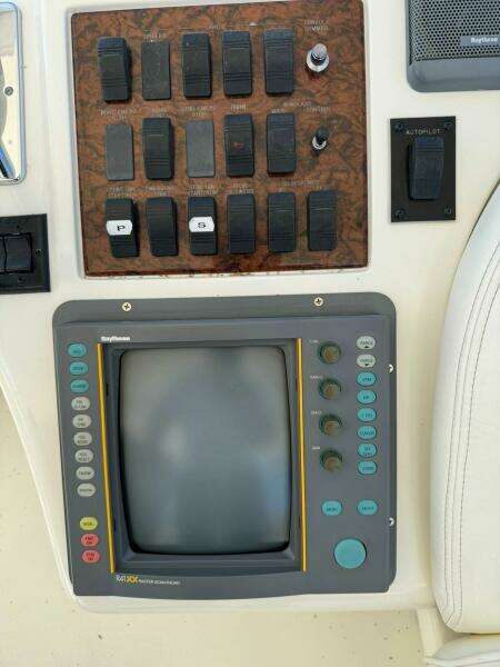 1999 Sea Ray 420 Aft Cabin