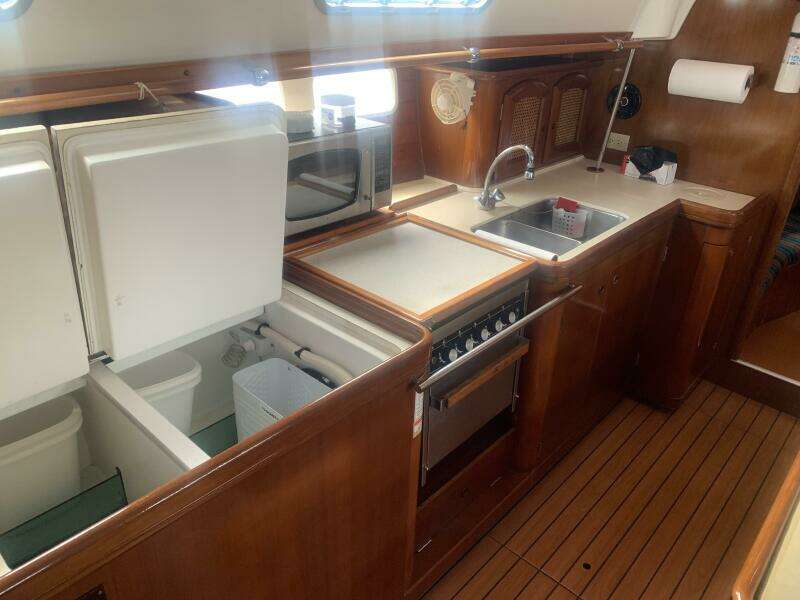 1998 Beneteau 463