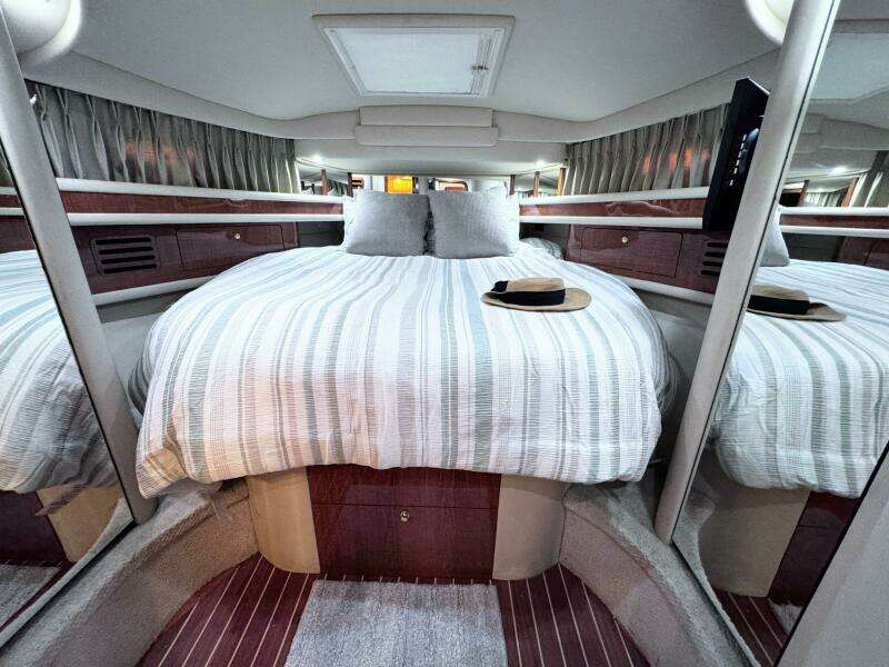 2000 Sea Ray 450 Express Bridge