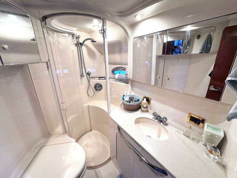 2000 Sea Ray 450 Express Bridge