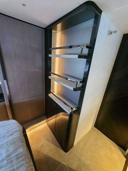 2023 Sunseeker 68 Manhattan