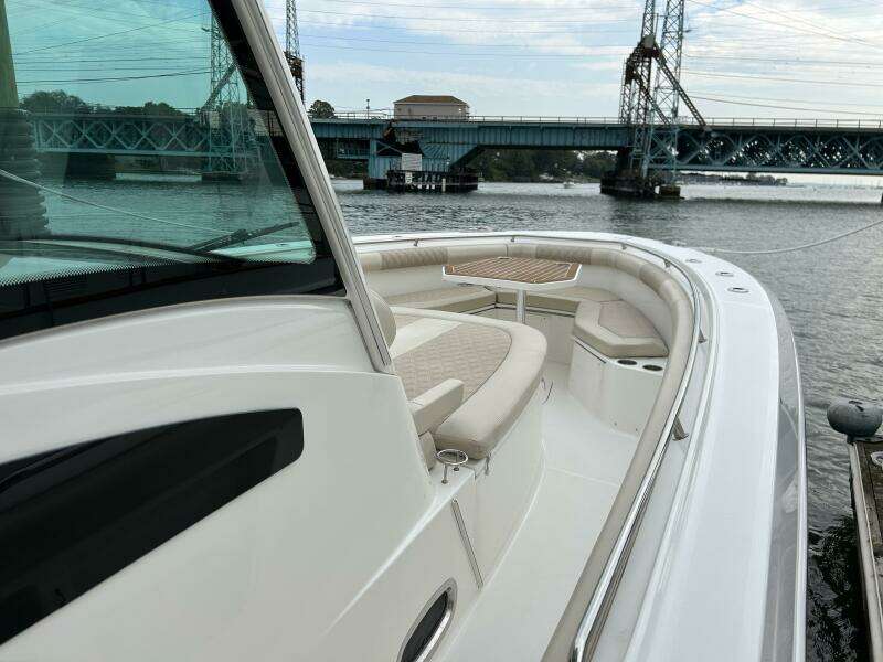 2017 Boston Whaler 370 Outrage