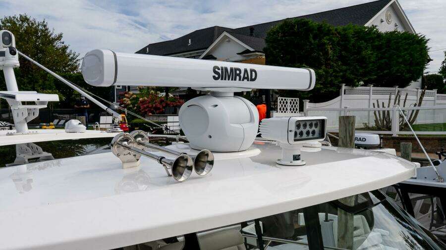 2024 Boston Whaler 405 Conquest