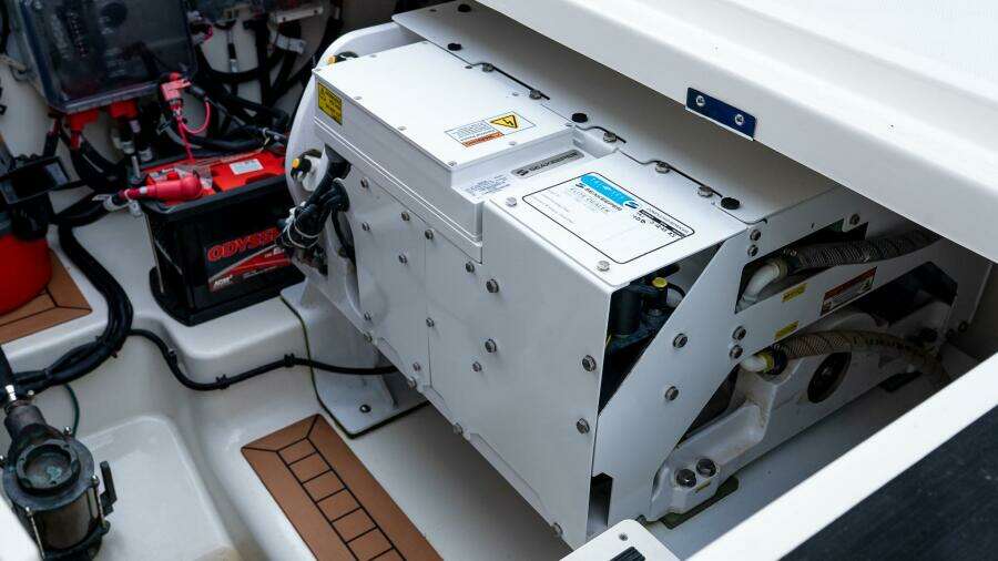 2024 Boston Whaler 405 Conquest