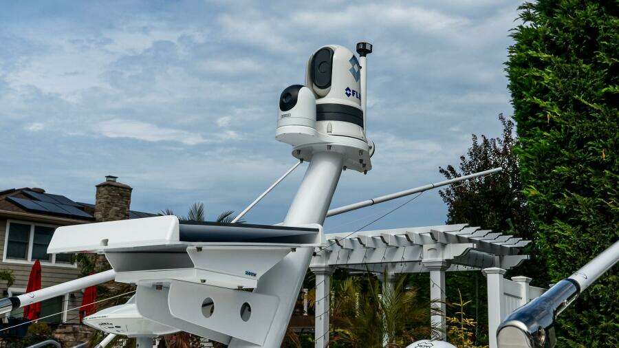 2024 Boston Whaler 405 Conquest