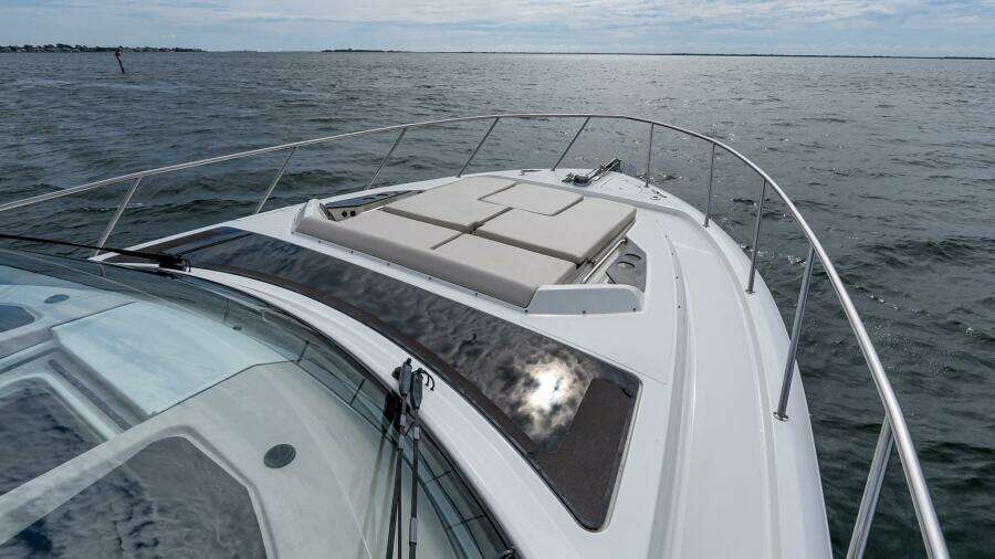 2024 Boston Whaler 405 Conquest