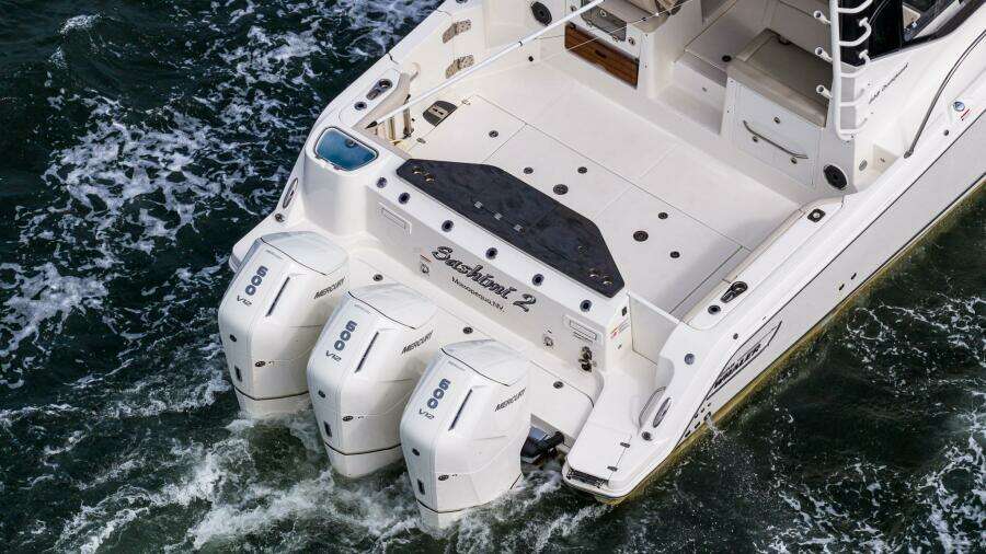 2024 Boston Whaler 405 Conquest