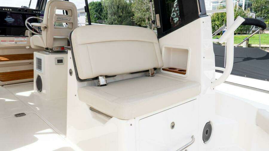 2024 Boston Whaler 405 Conquest