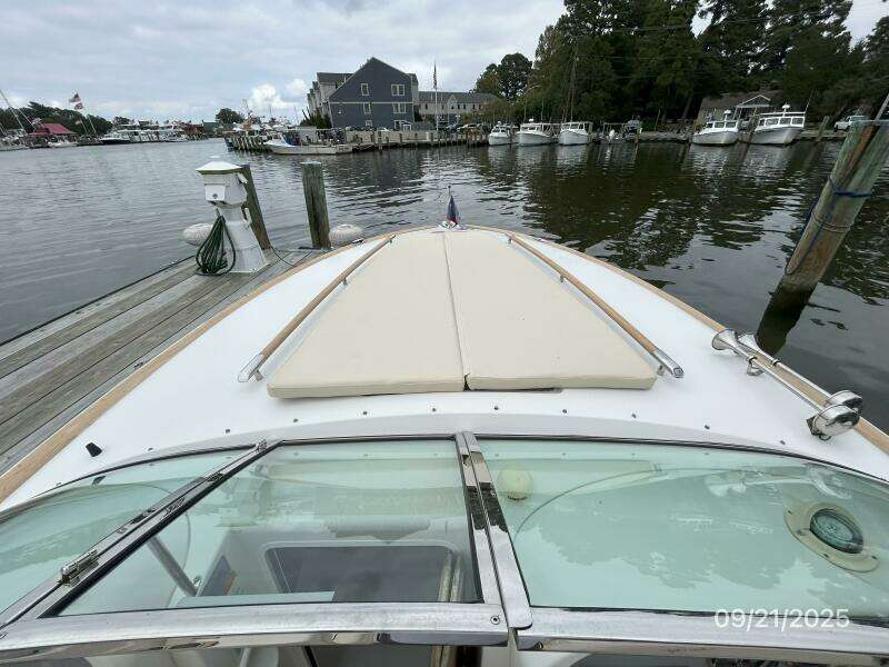 28' Chris-Craft foredeck2