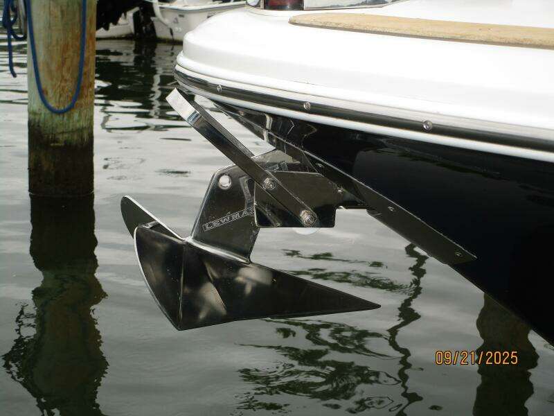 28' Chris-Craft anchor