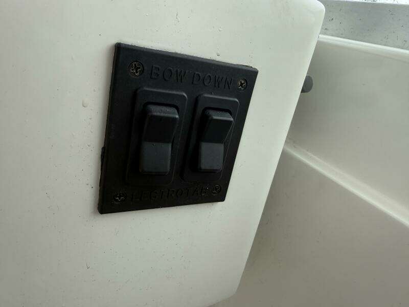 2005 Back Cove 26 Hardtop Express