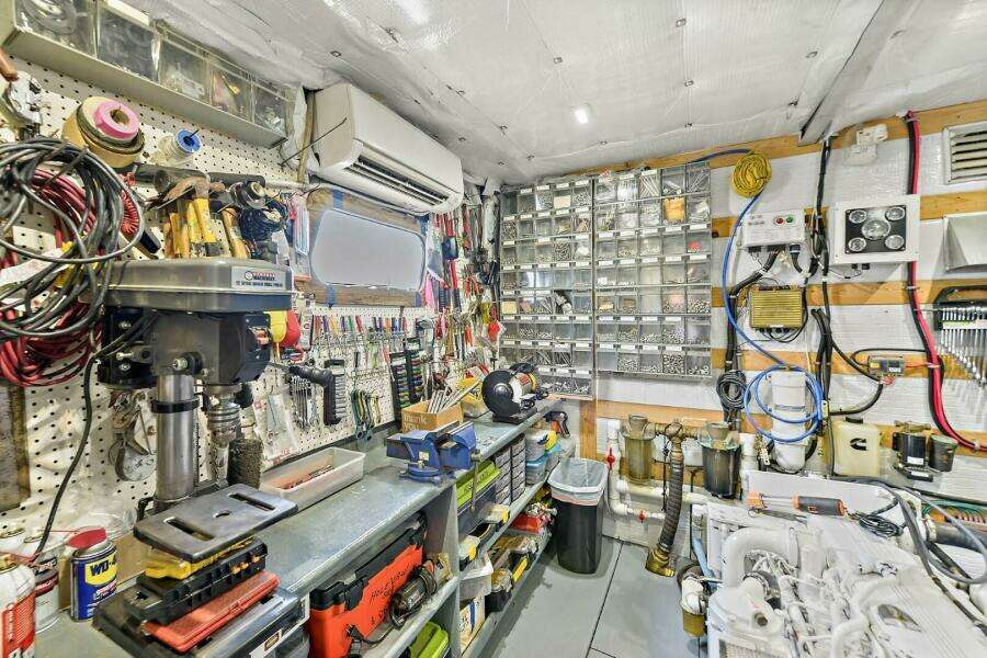 2018 Avenger Luxury Catamaran Coastal Cruiser