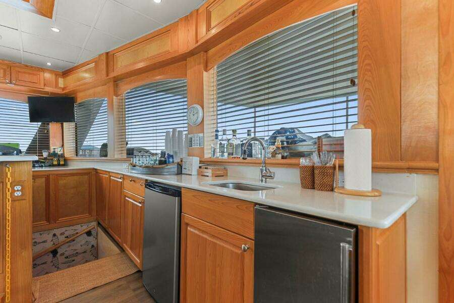 2018 Avenger Luxury Catamaran Coastal Cruiser