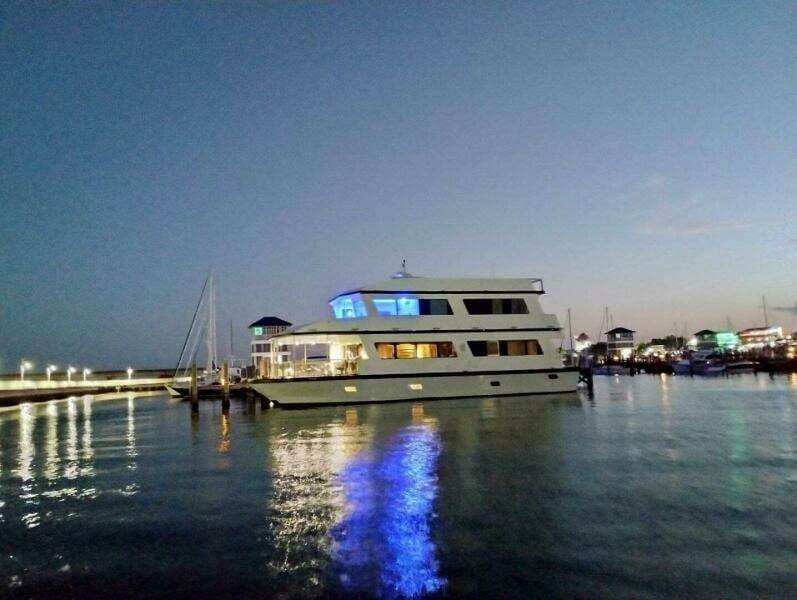 2018 Avenger Luxury Catamaran Coastal Cruiser