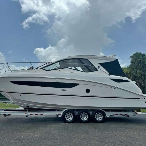 2017 Sea Ray 350 Coupe