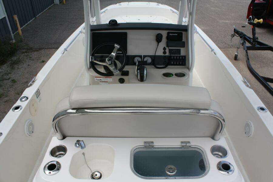 2021 Boston Whaler 270 Dauntless