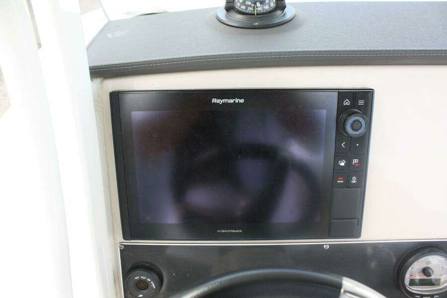 2021 Boston Whaler 270 Dauntless