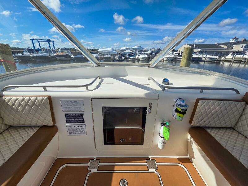 2005 Egg Harbor 35' Predator Express