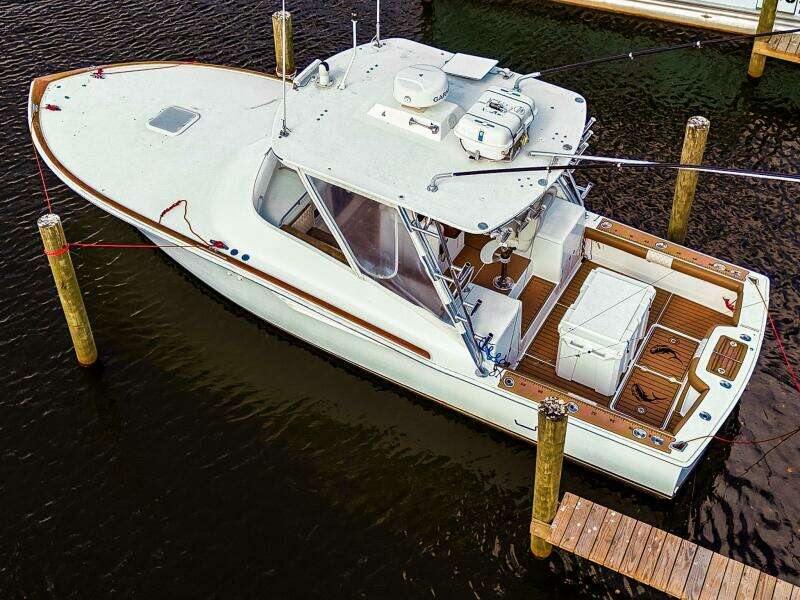 2005 Egg Harbor 35' Predator Express