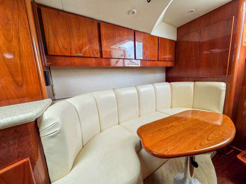 2005 Egg Harbor 35' Predator Express