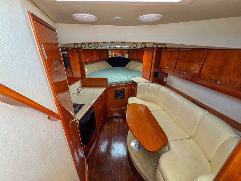 2005 Egg Harbor 35' Predator Express