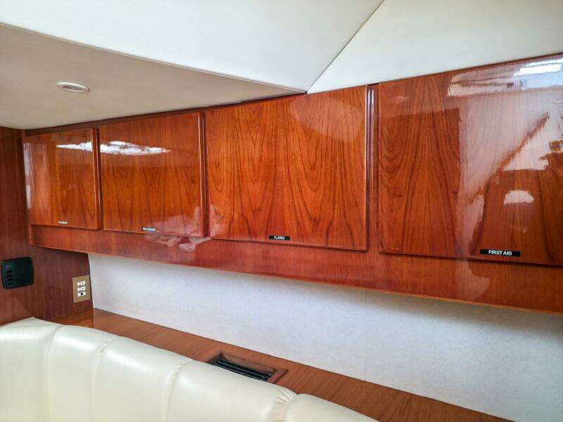 2005 Egg Harbor 35' Predator Express