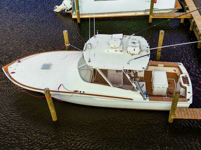 2005 Egg Harbor 35' Predator Express