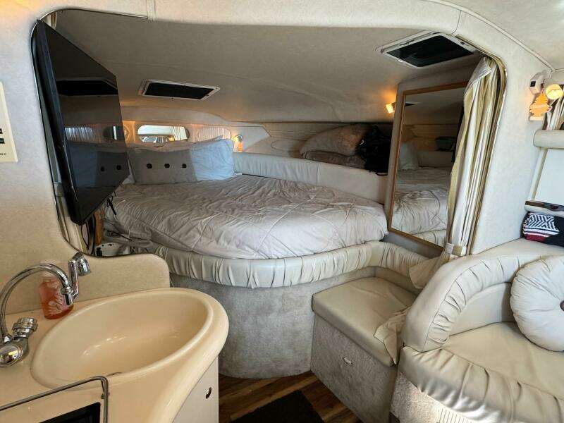 1997 Sea Ray 330 Sundancer