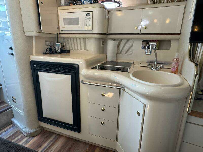 1997 Sea Ray 330 Sundancer