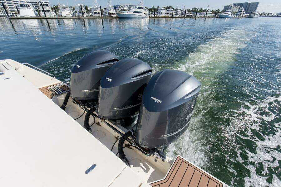 2016 37 Grady White 370 Express Papa_s Dream Engines (2)