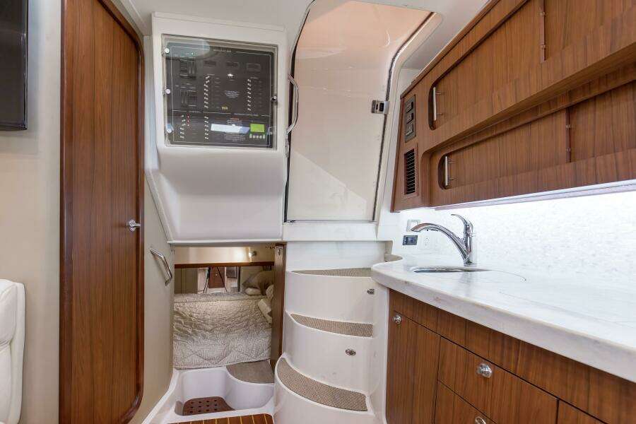 2016 37 Grady White 370 Express Papa's Dream Galley (1)