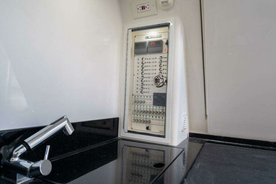 2023 Contender 39 Fisharound