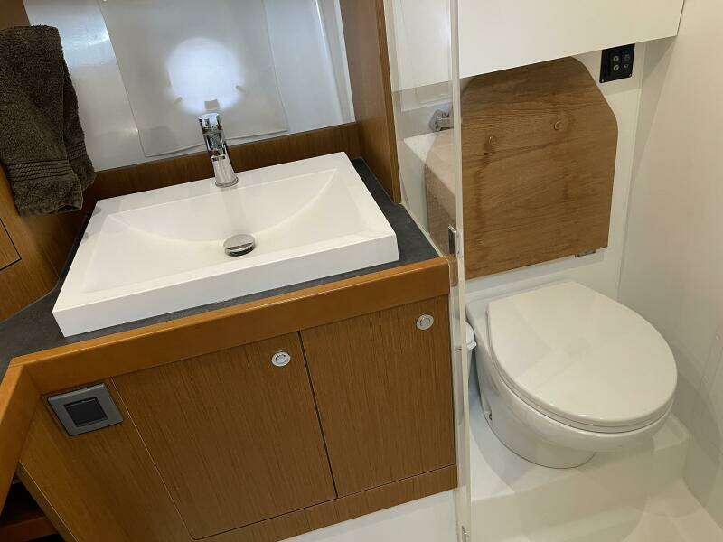 2018 Beneteau Swift Trawler 35- Flybridge