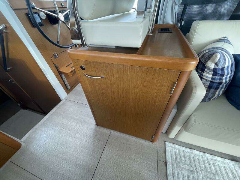 2018 Beneteau Swift Trawler 35- Flybridge